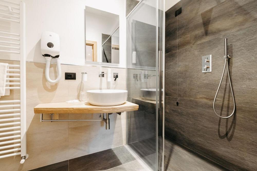 Hotel Aurai Telve Esterno foto